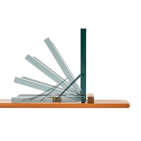 The frame of the classic beer table set is foldable thanks to the folding mechanism.