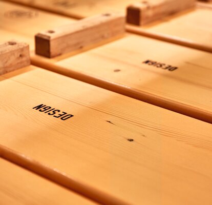 The beer benches were printed with the logo using ink printing.